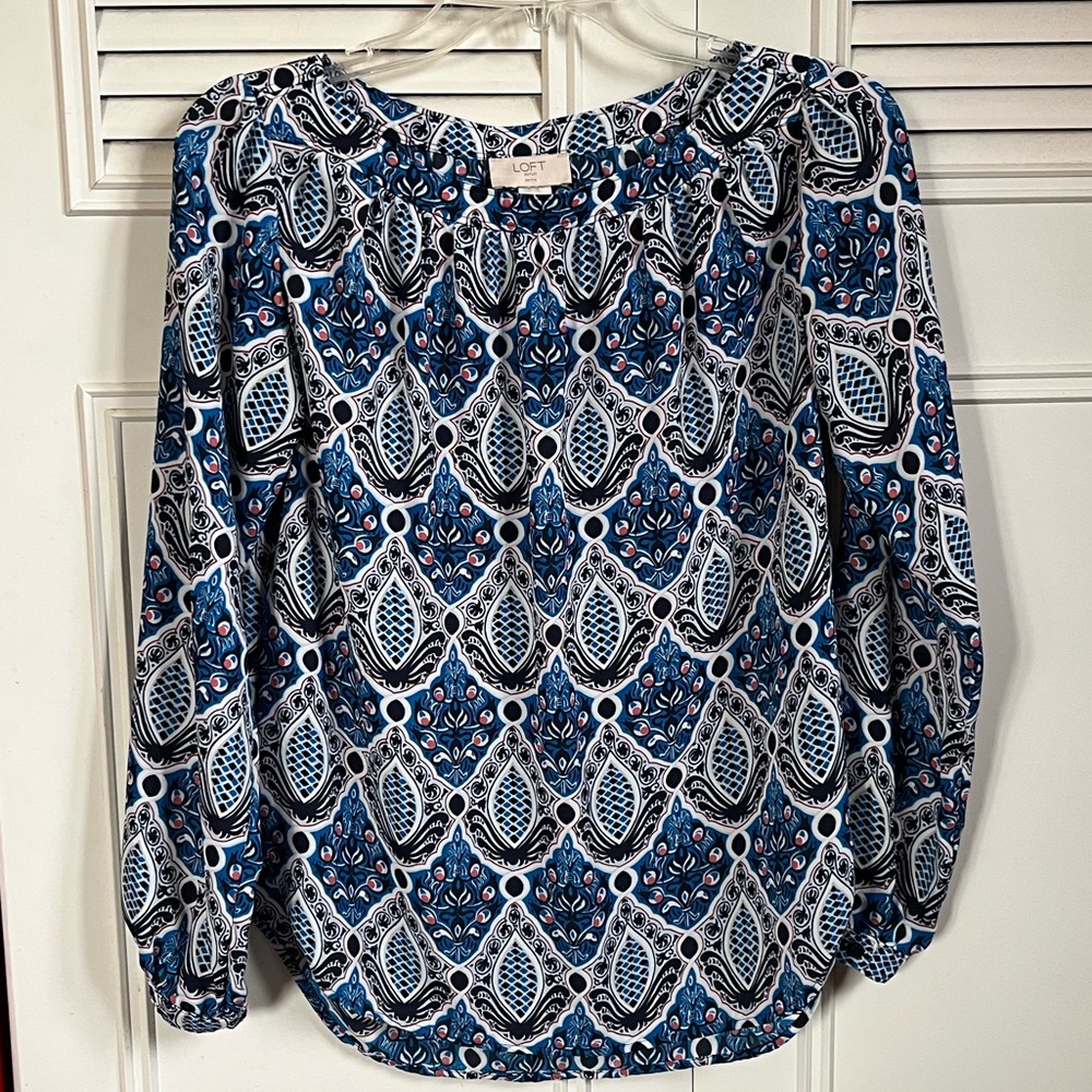 Loft Outlet Blue, Black and White Flowy Top XXSP